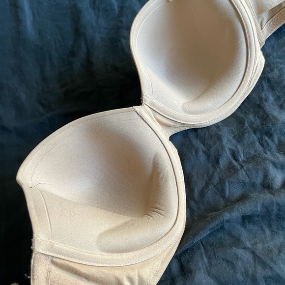 Nude Strapless Bra 38D - Picture 2 of 7